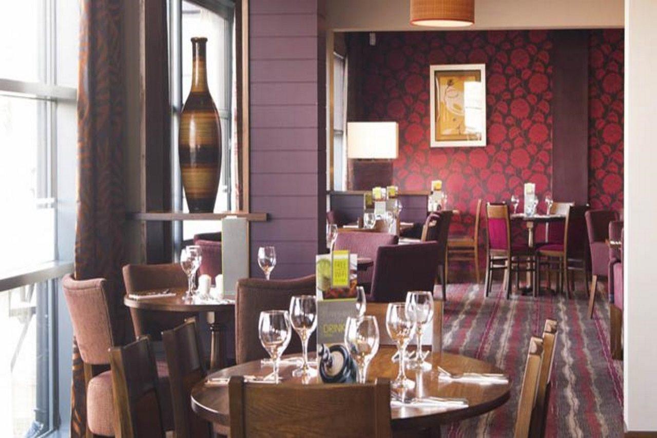 Premier Inn Edinburgh Park ภายนอก รูปภาพ